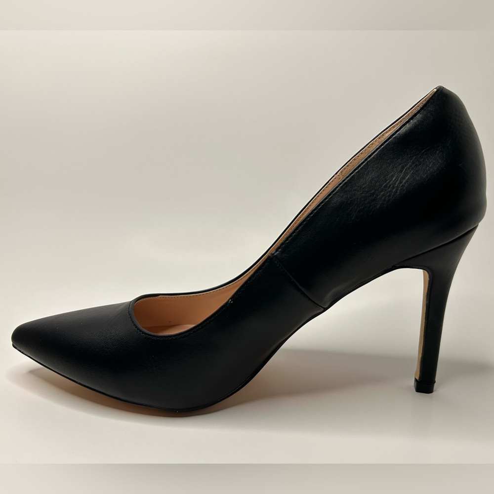 Elegant Black Women's Pumps - Picture 7 of 9